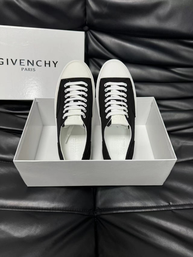 Givenchy Sneakers